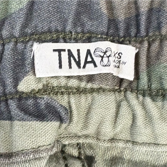 Aritzia - TNA Shorts - Picture 4 of 6